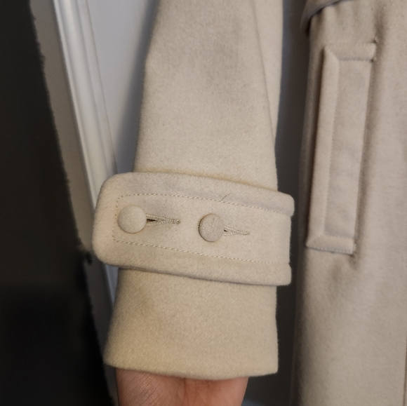 Vinyage Lux Women's Elegant Cream Pea Coat - Picture 3 of 5